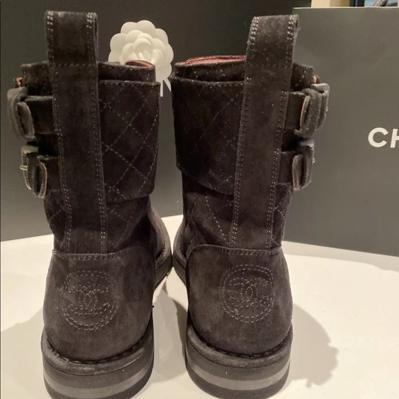 Chanel Paris 14B Blk suede moto quilt combat ankle boots black high top laces - Picture 7 of 12